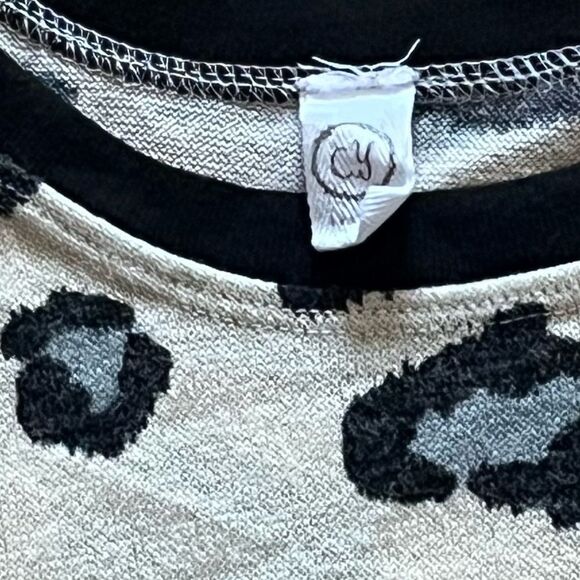 CY Leopard Print Long Sleeve Sweater Black White Medium - Picture 4 of 6